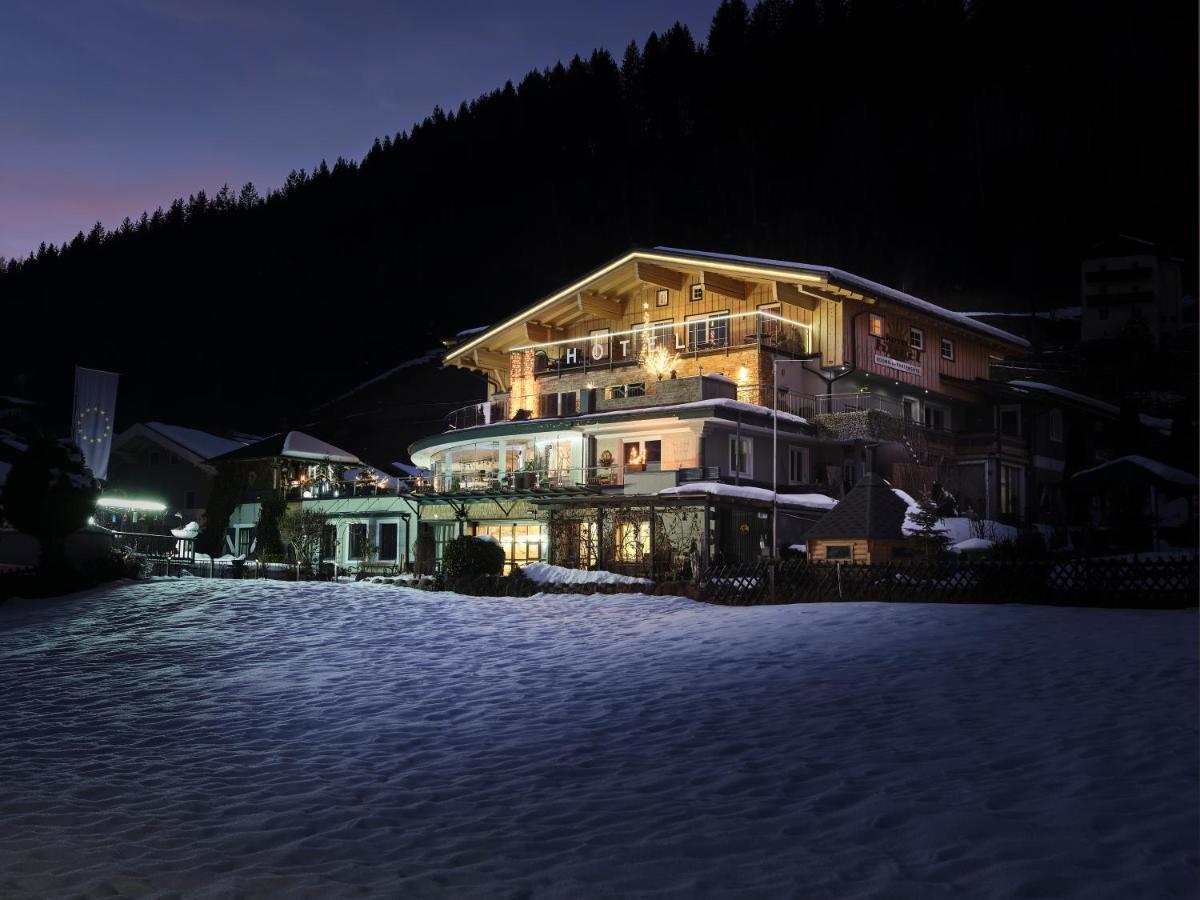 Hotel Garni Pinzgau, Bernd Huttl Neukirchen am Grossvenediger Exterior photo